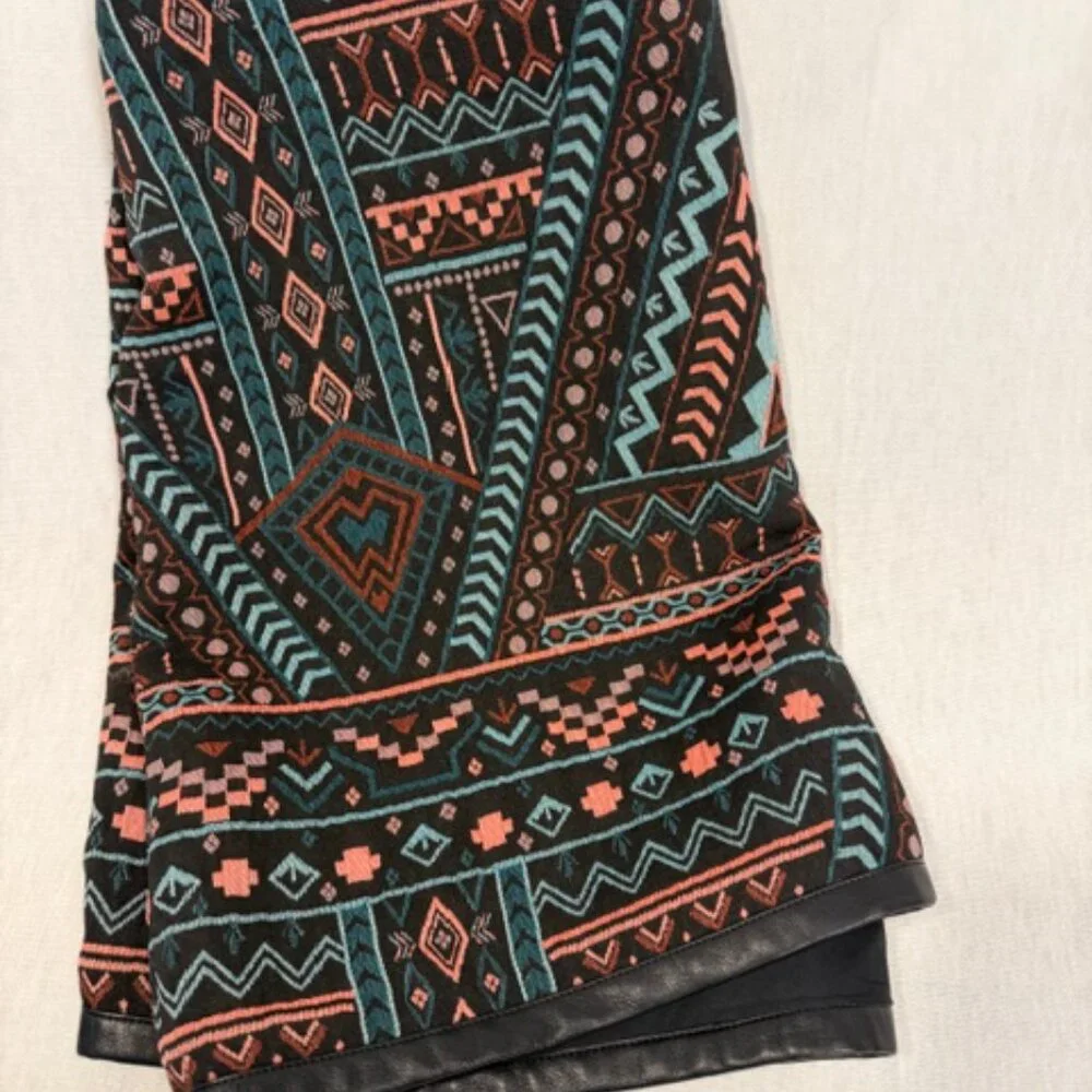 Express Mini Skirt Size 6 Western Boho Pattern Faux Leather Festival - Picture 11 of 11